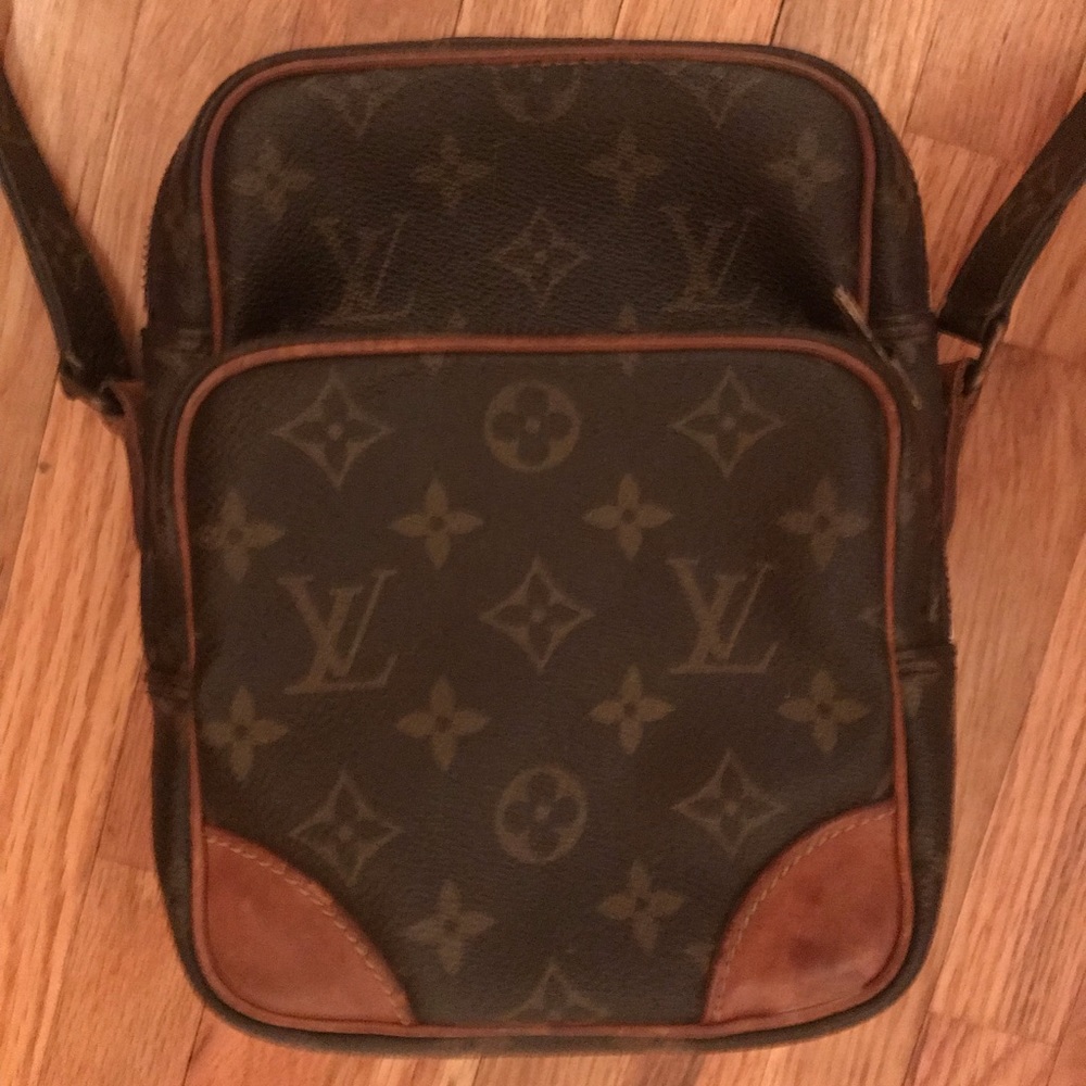 Louis Vuitton Crossbody Monogrammed Bag (small)